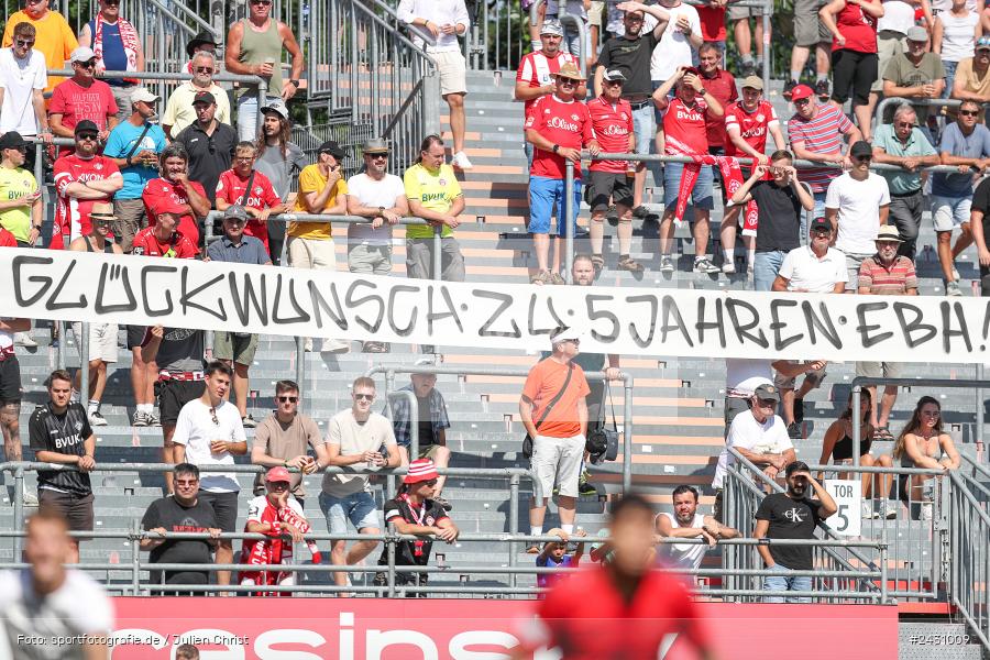 AKON Arena, Würzburg, 24.08.2024, sport, action, BFV, Fussball, 6. Spieltag, Regionalliga Bayern, FCB, FWK, FC Bayern München II, FC Würzburger Kickers - Bild-ID: 2431009