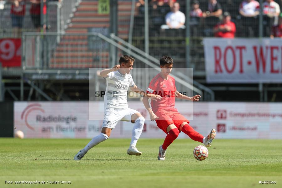 AKON Arena, Würzburg, 24.08.2024, sport, action, BFV, Fussball, 6. Spieltag, Regionalliga Bayern, FCB, FWK, FC Bayern München II, FC Würzburger Kickers - Bild-ID: 2431066