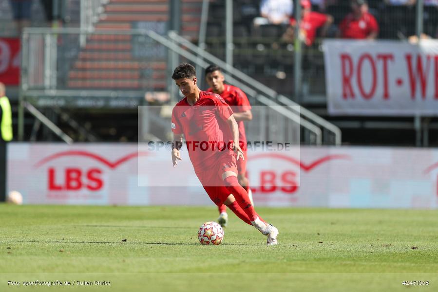 AKON Arena, Würzburg, 24.08.2024, sport, action, BFV, Fussball, 6. Spieltag, Regionalliga Bayern, FCB, FWK, FC Bayern München II, FC Würzburger Kickers - Bild-ID: 2431068