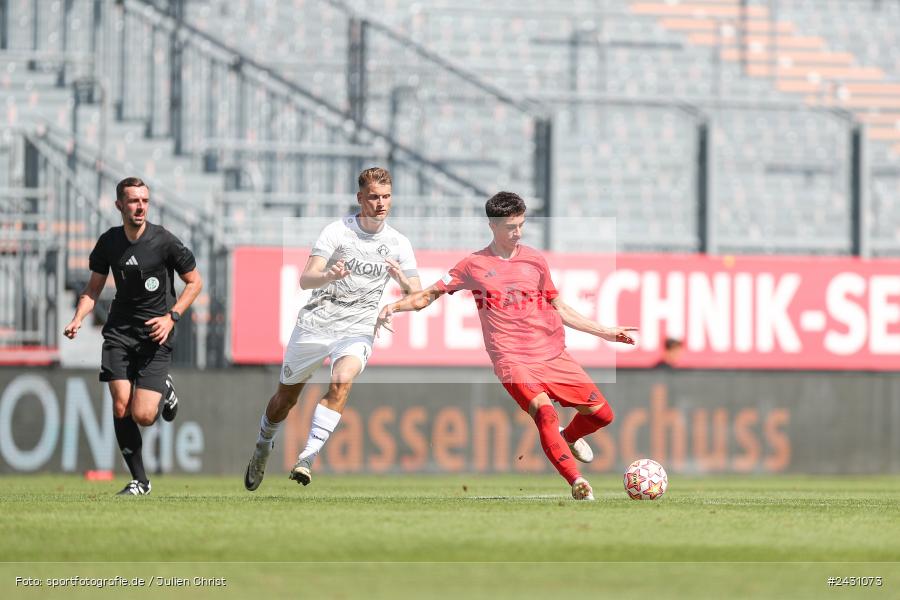 AKON Arena, Würzburg, 24.08.2024, sport, action, BFV, Fussball, 6. Spieltag, Regionalliga Bayern, FCB, FWK, FC Bayern München II, FC Würzburger Kickers - Bild-ID: 2431073