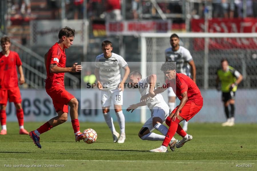 AKON Arena, Würzburg, 24.08.2024, sport, action, BFV, Fussball, 6. Spieltag, Regionalliga Bayern, FCB, FWK, FC Bayern München II, FC Würzburger Kickers - Bild-ID: 2431083