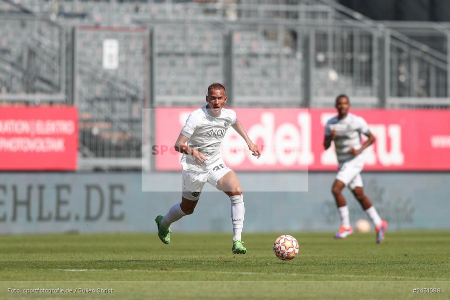 AKON Arena, Würzburg, 24.08.2024, sport, action, BFV, Fussball, 6. Spieltag, Regionalliga Bayern, FCB, FWK, FC Bayern München II, FC Würzburger Kickers - Bild-ID: 2431088