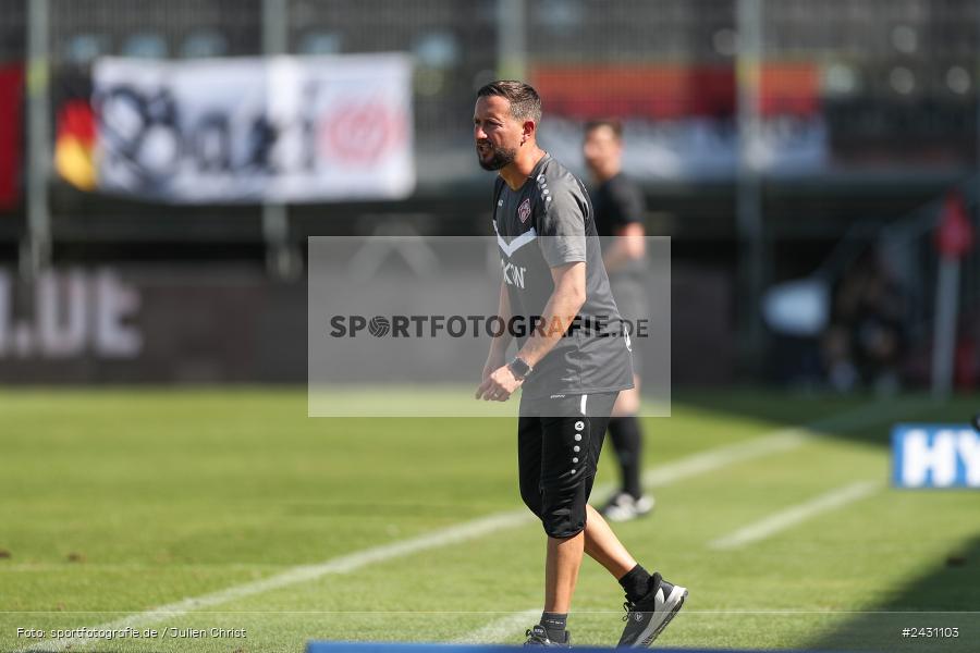 AKON Arena, Würzburg, 24.08.2024, sport, action, BFV, Fussball, 6. Spieltag, Regionalliga Bayern, FCB, FWK, FC Bayern München II, FC Würzburger Kickers - Bild-ID: 2431103