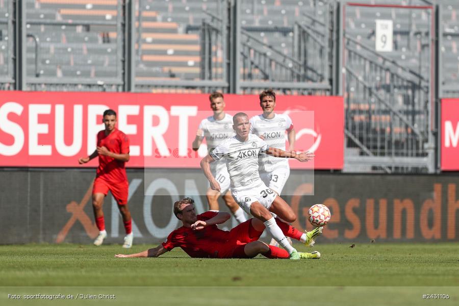 AKON Arena, Würzburg, 24.08.2024, sport, action, BFV, Fussball, 6. Spieltag, Regionalliga Bayern, FCB, FWK, FC Bayern München II, FC Würzburger Kickers - Bild-ID: 2431106