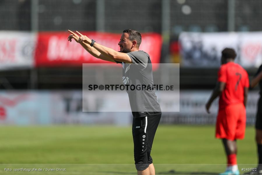 AKON Arena, Würzburg, 24.08.2024, sport, action, BFV, Fussball, 6. Spieltag, Regionalliga Bayern, FCB, FWK, FC Bayern München II, FC Würzburger Kickers - Bild-ID: 2431122