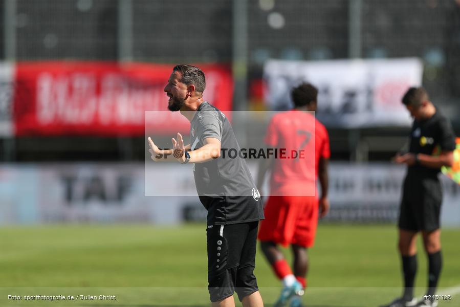 AKON Arena, Würzburg, 24.08.2024, sport, action, BFV, Fussball, 6. Spieltag, Regionalliga Bayern, FCB, FWK, FC Bayern München II, FC Würzburger Kickers - Bild-ID: 2431128