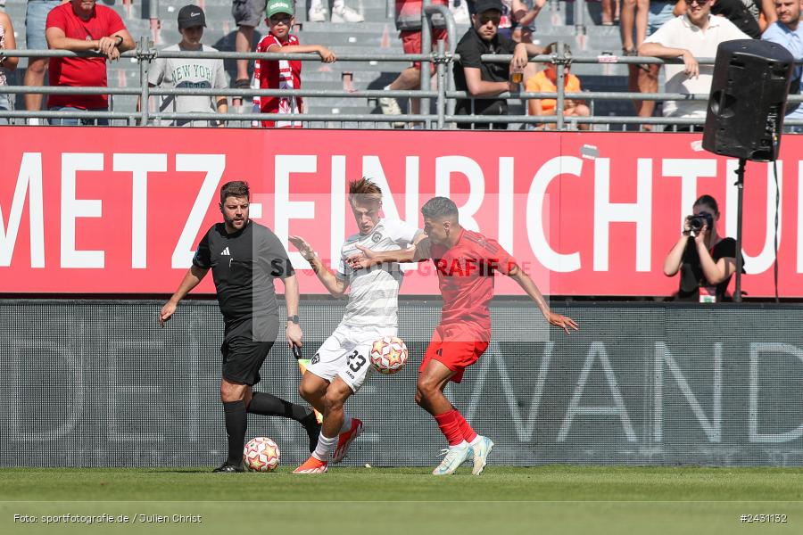 AKON Arena, Würzburg, 24.08.2024, sport, action, BFV, Fussball, 6. Spieltag, Regionalliga Bayern, FCB, FWK, FC Bayern München II, FC Würzburger Kickers - Bild-ID: 2431132