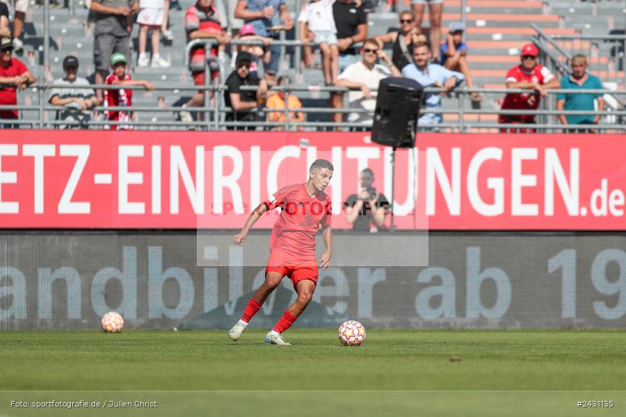 AKON Arena, Würzburg, 24.08.2024, sport, action, BFV, Fussball, 6. Spieltag, Regionalliga Bayern, FCB, FWK, FC Bayern München II, FC Würzburger Kickers - Bild-ID: 2431135