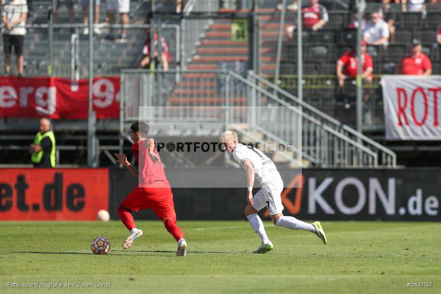 AKON Arena, Würzburg, 24.08.2024, sport, action, BFV, Fussball, 6. Spieltag, Regionalliga Bayern, FCB, FWK, FC Bayern München II, FC Würzburger Kickers - Bild-ID: 2431137