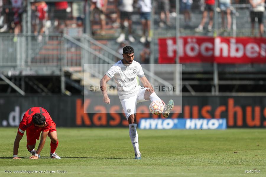 AKON Arena, Würzburg, 24.08.2024, sport, action, BFV, Fussball, 6. Spieltag, Regionalliga Bayern, FCB, FWK, FC Bayern München II, FC Würzburger Kickers - Bild-ID: 2431154