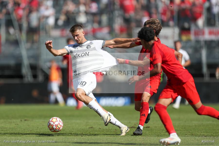AKON Arena, Würzburg, 24.08.2024, sport, action, BFV, Fussball, 6. Spieltag, Regionalliga Bayern, FCB, FWK, FC Bayern München II, FC Würzburger Kickers - Bild-ID: 2431168