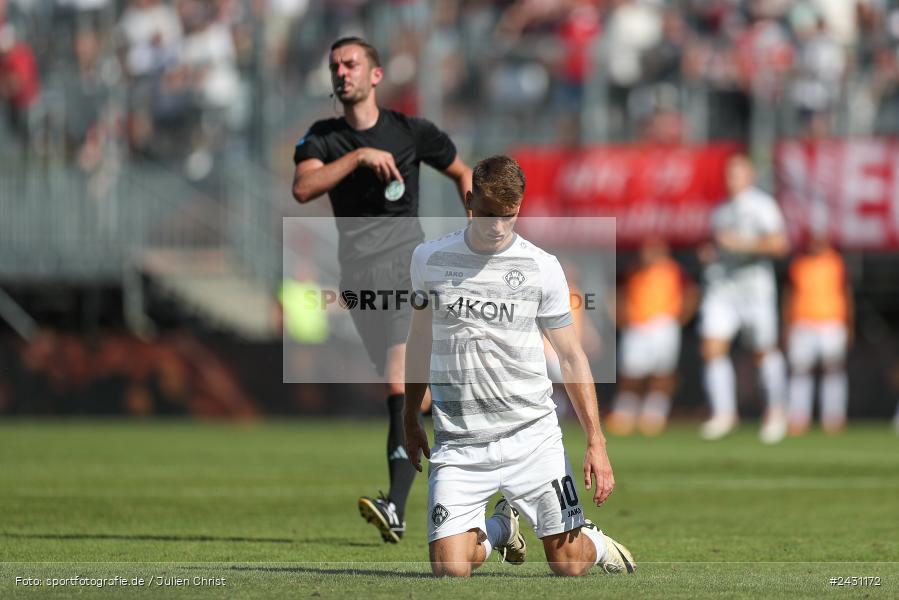 AKON Arena, Würzburg, 24.08.2024, sport, action, BFV, Fussball, 6. Spieltag, Regionalliga Bayern, FCB, FWK, FC Bayern München II, FC Würzburger Kickers - Bild-ID: 2431172