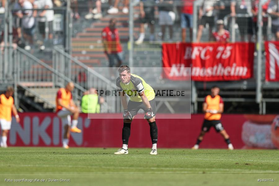 AKON Arena, Würzburg, 24.08.2024, sport, action, BFV, Fussball, 6. Spieltag, Regionalliga Bayern, FCB, FWK, FC Bayern München II, FC Würzburger Kickers - Bild-ID: 2431174