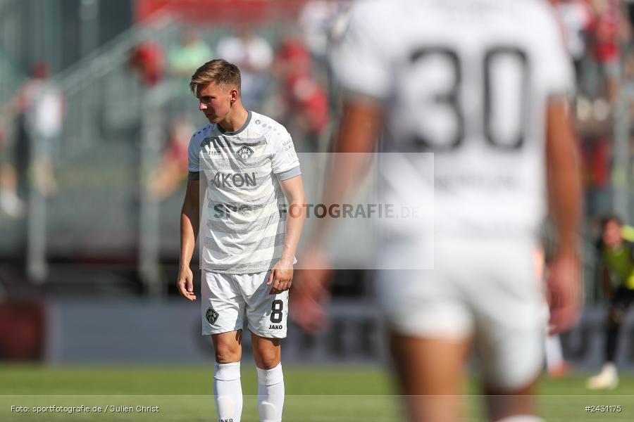 AKON Arena, Würzburg, 24.08.2024, sport, action, BFV, Fussball, 6. Spieltag, Regionalliga Bayern, FCB, FWK, FC Bayern München II, FC Würzburger Kickers - Bild-ID: 2431175