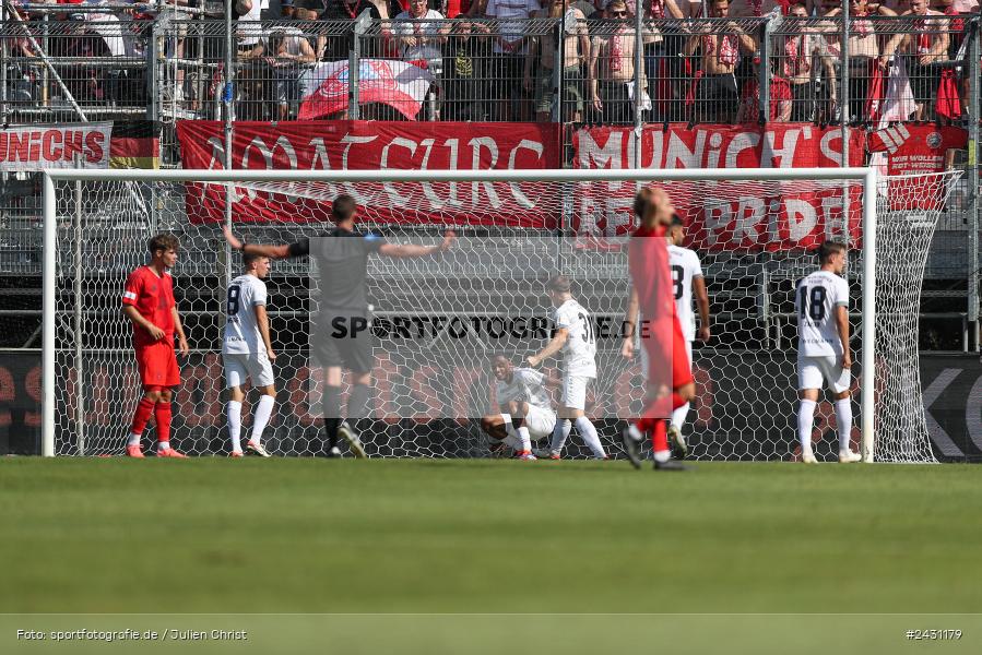 AKON Arena, Würzburg, 24.08.2024, sport, action, BFV, Fussball, 6. Spieltag, Regionalliga Bayern, FCB, FWK, FC Bayern München II, FC Würzburger Kickers - Bild-ID: 2431179