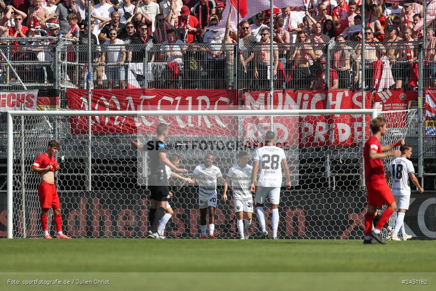 AKON Arena, Würzburg, 24.08.2024, sport, action, BFV, Fussball, 6. Spieltag, Regionalliga Bayern, FCB, FWK, FC Bayern München II, FC Würzburger Kickers - Bild-ID: 2431182