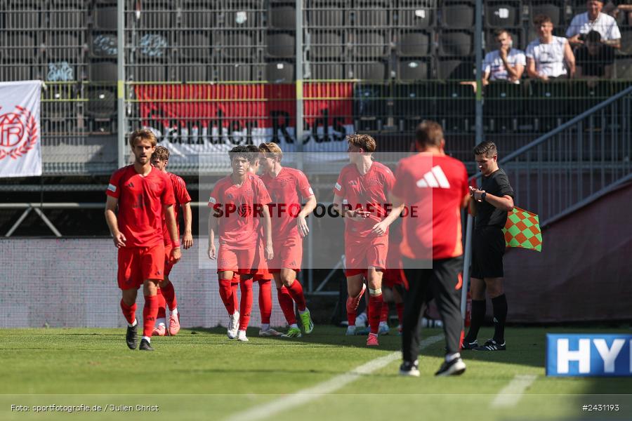 AKON Arena, Würzburg, 24.08.2024, sport, action, BFV, Fussball, 6. Spieltag, Regionalliga Bayern, FCB, FWK, FC Bayern München II, FC Würzburger Kickers - Bild-ID: 2431193