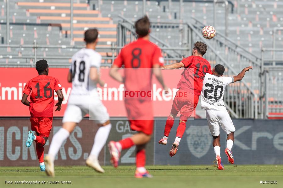 AKON Arena, Würzburg, 24.08.2024, sport, action, BFV, Fussball, 6. Spieltag, Regionalliga Bayern, FCB, FWK, FC Bayern München II, FC Würzburger Kickers - Bild-ID: 2431203