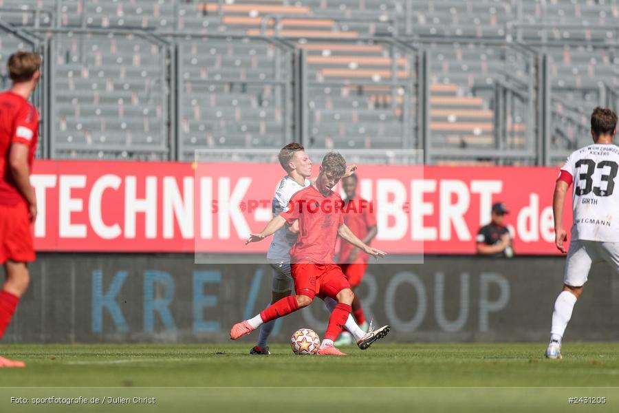 AKON Arena, Würzburg, 24.08.2024, sport, action, BFV, Fussball, 6. Spieltag, Regionalliga Bayern, FCB, FWK, FC Bayern München II, FC Würzburger Kickers - Bild-ID: 2431205