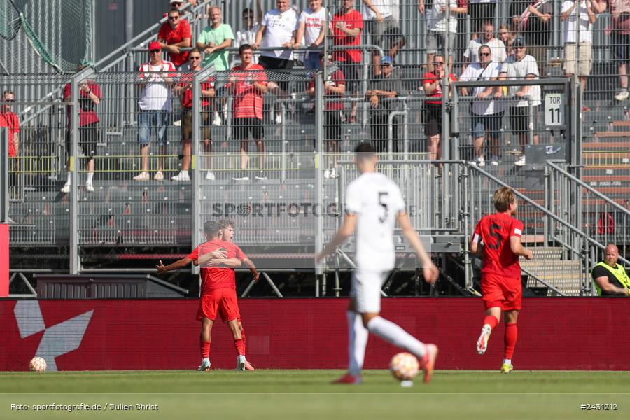 AKON Arena, Würzburg, 24.08.2024, sport, action, BFV, Fussball, 6. Spieltag, Regionalliga Bayern, FCB, FWK, FC Bayern München II, FC Würzburger Kickers - Bild-ID: 2431212