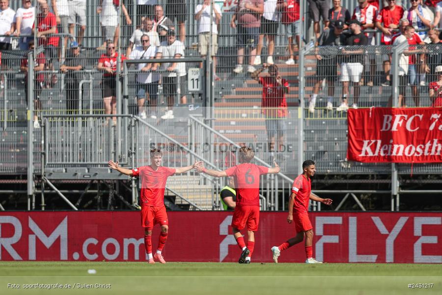 AKON Arena, Würzburg, 24.08.2024, sport, action, BFV, Fussball, 6. Spieltag, Regionalliga Bayern, FCB, FWK, FC Bayern München II, FC Würzburger Kickers - Bild-ID: 2431217