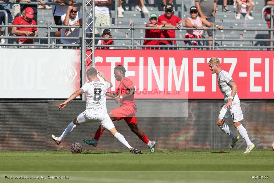 AKON Arena, Würzburg, 24.08.2024, sport, action, BFV, Fussball, 6. Spieltag, Regionalliga Bayern, FCB, FWK, FC Bayern München II, FC Würzburger Kickers - Bild-ID: 2431229