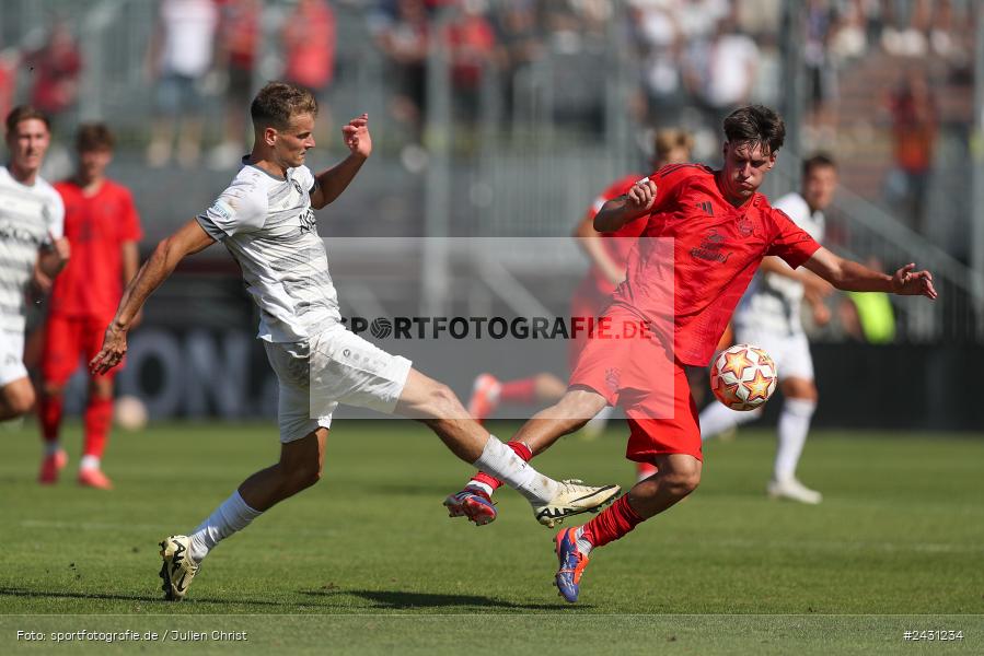 AKON Arena, Würzburg, 24.08.2024, sport, action, BFV, Fussball, 6. Spieltag, Regionalliga Bayern, FCB, FWK, FC Bayern München II, FC Würzburger Kickers - Bild-ID: 2431234