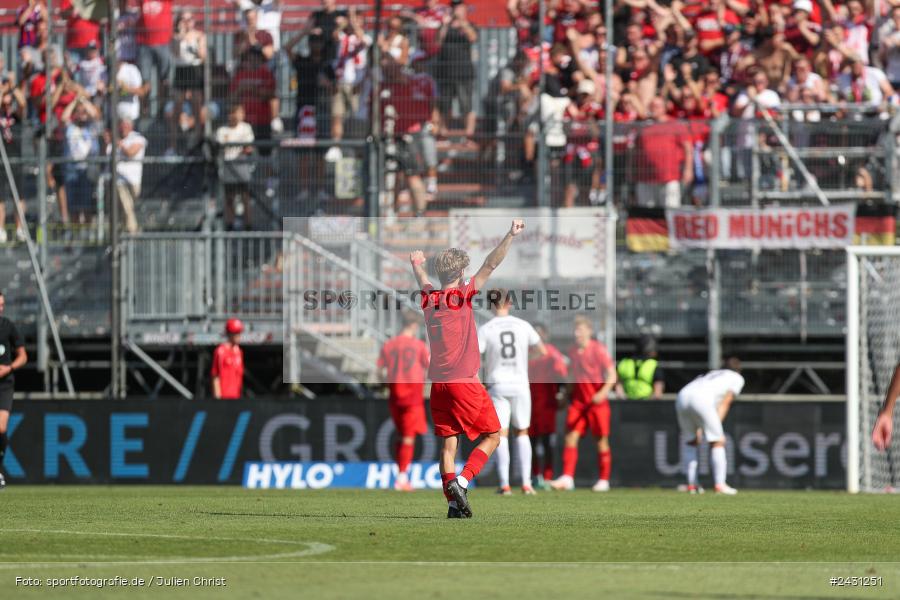 AKON Arena, Würzburg, 24.08.2024, sport, action, BFV, Fussball, 6. Spieltag, Regionalliga Bayern, FCB, FWK, FC Bayern München II, FC Würzburger Kickers - Bild-ID: 2431251