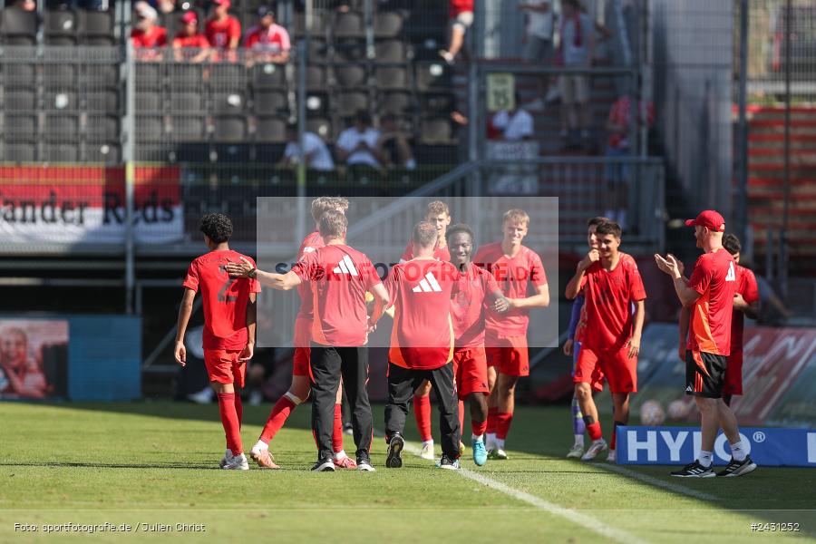 AKON Arena, Würzburg, 24.08.2024, sport, action, BFV, Fussball, 6. Spieltag, Regionalliga Bayern, FCB, FWK, FC Bayern München II, FC Würzburger Kickers - Bild-ID: 2431252