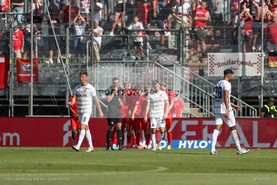 AKON Arena, Würzburg, 24.08.2024, sport, action, BFV, Fussball, 6. Spieltag, Regionalliga Bayern, FCB, FWK, FC Bayern München II, FC Würzburger Kickers - Bild-ID: 2431256