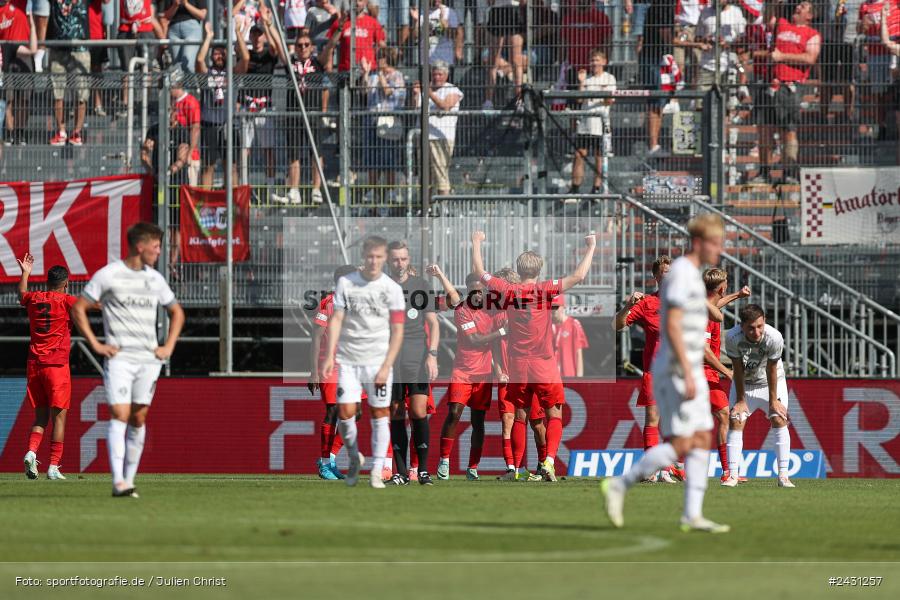 AKON Arena, Würzburg, 24.08.2024, sport, action, BFV, Fussball, 6. Spieltag, Regionalliga Bayern, FCB, FWK, FC Bayern München II, FC Würzburger Kickers - Bild-ID: 2431257