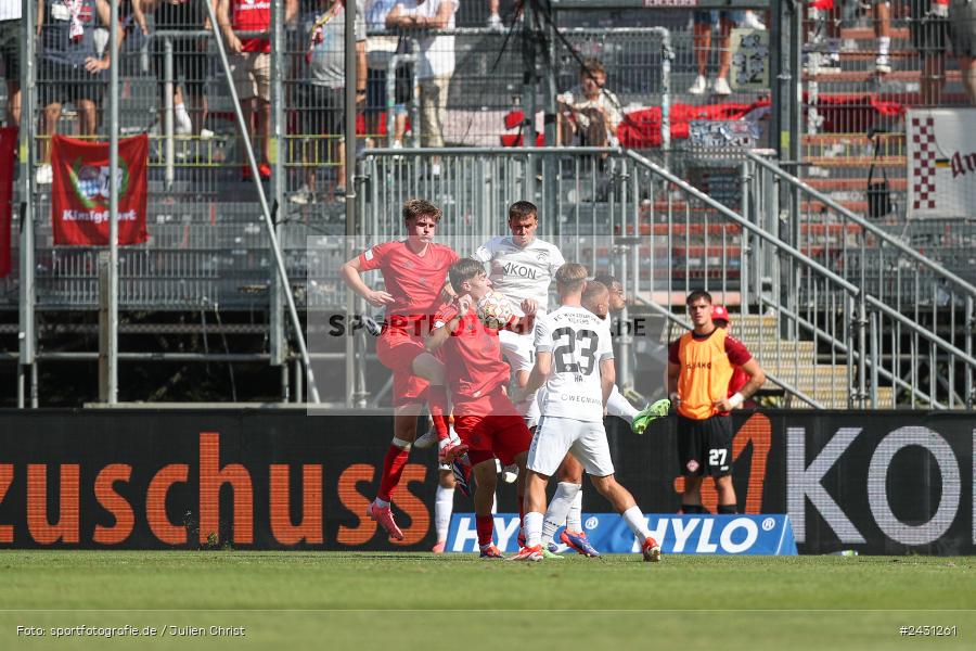 AKON Arena, Würzburg, 24.08.2024, sport, action, BFV, Fussball, 6. Spieltag, Regionalliga Bayern, FCB, FWK, FC Bayern München II, FC Würzburger Kickers - Bild-ID: 2431261