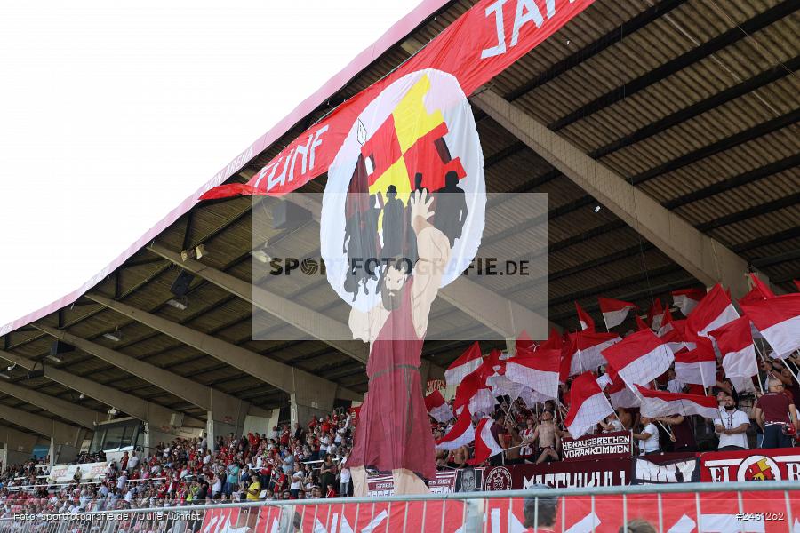 AKON Arena, Würzburg, 24.08.2024, sport, action, BFV, Fussball, 6. Spieltag, Regionalliga Bayern, FCB, FWK, FC Bayern München II, FC Würzburger Kickers - Bild-ID: 2431262