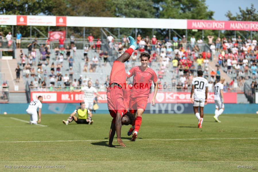 AKON Arena, Würzburg, 24.08.2024, sport, action, BFV, Fussball, 6. Spieltag, Regionalliga Bayern, FCB, FWK, FC Bayern München II, FC Würzburger Kickers - Bild-ID: 2431266