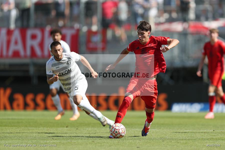 AKON Arena, Würzburg, 24.08.2024, sport, action, BFV, Fussball, 6. Spieltag, Regionalliga Bayern, FCB, FWK, FC Bayern München II, FC Würzburger Kickers - Bild-ID: 2431284