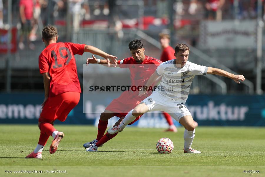 AKON Arena, Würzburg, 24.08.2024, sport, action, BFV, Fussball, 6. Spieltag, Regionalliga Bayern, FCB, FWK, FC Bayern München II, FC Würzburger Kickers - Bild-ID: 2431288