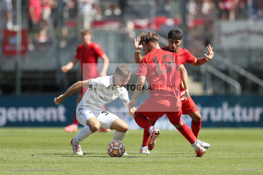 AKON Arena, Würzburg, 24.08.2024, sport, action, BFV, Fussball, 6. Spieltag, Regionalliga Bayern, FCB, FWK, FC Bayern München II, FC Würzburger Kickers - Bild-ID: 2431289