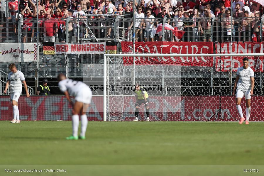 AKON Arena, Würzburg, 24.08.2024, sport, action, BFV, Fussball, 6. Spieltag, Regionalliga Bayern, FCB, FWK, FC Bayern München II, FC Würzburger Kickers - Bild-ID: 2431313