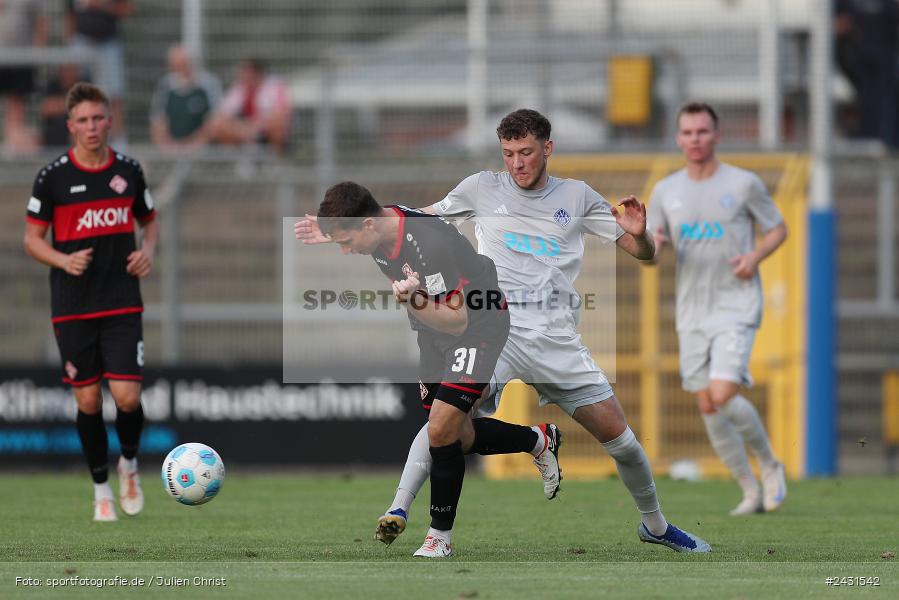 Stadion am Schönbusch, Aschaffenburg, 30.08.2024, sport, action, BFV, Fussball, 7. Spieltag, Regionalliga Bayern, FC Würzburger Kickers, SV Viktoria Aschaffenburg - Bild-ID: 2431542