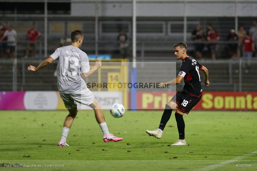 Stadion am Schönbusch, Aschaffenburg, 30.08.2024, sport, action, BFV, Fussball, 7. Spieltag, Regionalliga Bayern, FWK, SVA, FC Würzburger Kickers, SV Viktoria Aschaffenburg - Bild-ID: 2431568