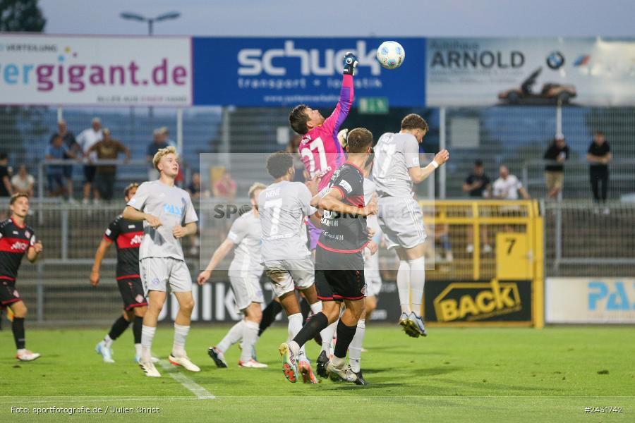 Stadion am Schönbusch, Aschaffenburg, 30.08.2024, sport, action, BFV, Fussball, 7. Spieltag, Regionalliga Bayern, FWK, SVA, FC Würzburger Kickers, SV Viktoria Aschaffenburg - Bild-ID: 2431742