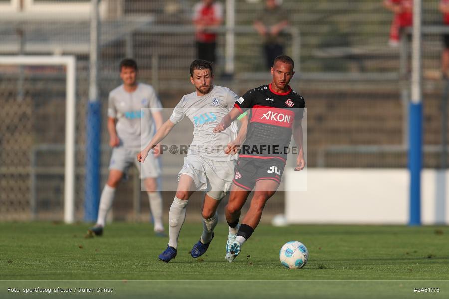 Stadion am Schönbusch, Aschaffenburg, 30.08.2024, sport, action, BFV, Fussball, 7. Spieltag, Regionalliga Bayern, FWK, SVA, FC Würzburger Kickers, SV Viktoria Aschaffenburg - Bild-ID: 2431773