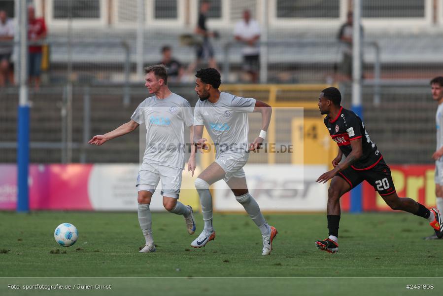 Stadion am Schönbusch, Aschaffenburg, 30.08.2024, sport, action, BFV, Fussball, 7. Spieltag, Regionalliga Bayern, FWK, SVA, FC Würzburger Kickers, SV Viktoria Aschaffenburg - Bild-ID: 2431808