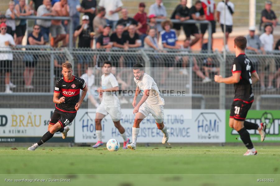 Stadion am Schönbusch, Aschaffenburg, 30.08.2024, sport, action, BFV, Fussball, 7. Spieltag, Regionalliga Bayern, FWK, SVA, FC Würzburger Kickers, SV Viktoria Aschaffenburg - Bild-ID: 2431832
