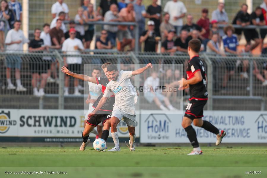 Stadion am Schönbusch, Aschaffenburg, 30.08.2024, sport, action, BFV, Fussball, 7. Spieltag, Regionalliga Bayern, FWK, SVA, FC Würzburger Kickers, SV Viktoria Aschaffenburg - Bild-ID: 2431834