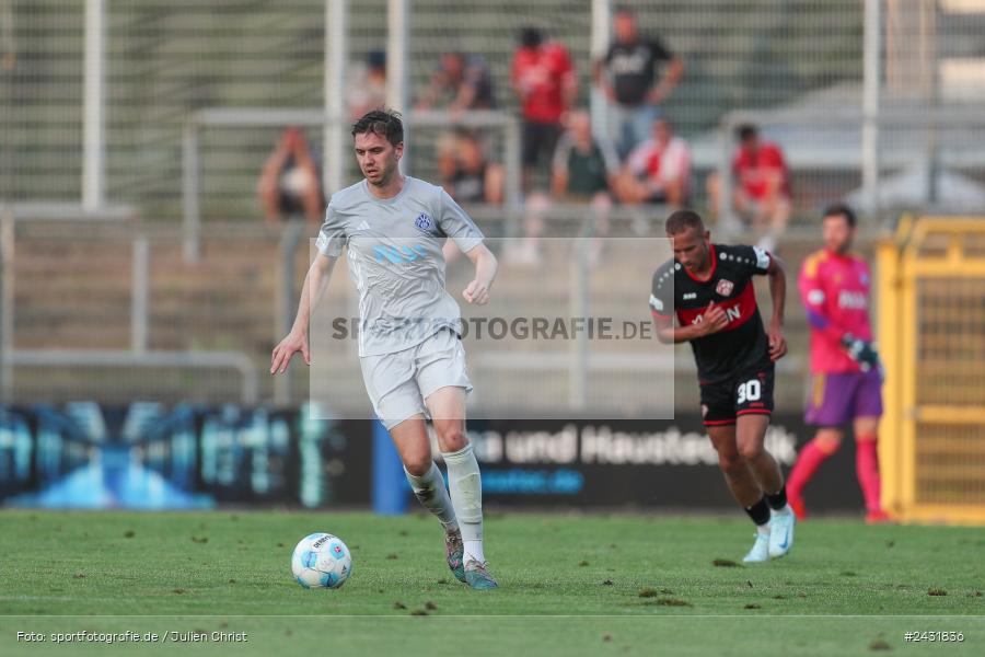 Stadion am Schönbusch, Aschaffenburg, 30.08.2024, sport, action, BFV, Fussball, 7. Spieltag, Regionalliga Bayern, FWK, SVA, FC Würzburger Kickers, SV Viktoria Aschaffenburg - Bild-ID: 2431836