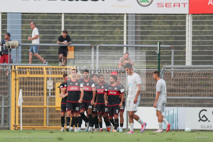 Stadion am Schönbusch, Aschaffenburg, 30.08.2024, sport, action, BFV, Fussball, 7. Spieltag, Regionalliga Bayern, FWK, SVA, FC Würzburger Kickers, SV Viktoria Aschaffenburg - Bild-ID: 2431866