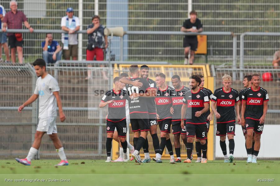Stadion am Schönbusch, Aschaffenburg, 30.08.2024, sport, action, BFV, Fussball, 7. Spieltag, Regionalliga Bayern, FWK, SVA, FC Würzburger Kickers, SV Viktoria Aschaffenburg - Bild-ID: 2431867