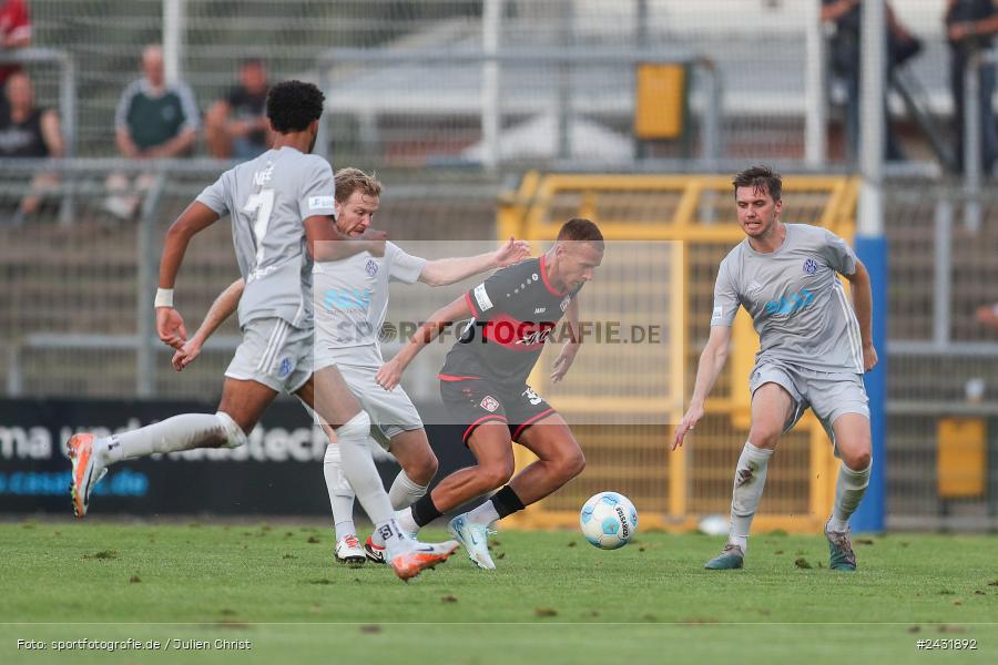 Stadion am Schönbusch, Aschaffenburg, 30.08.2024, sport, action, BFV, Fussball, 7. Spieltag, Regionalliga Bayern, FWK, SVA, FC Würzburger Kickers, SV Viktoria Aschaffenburg - Bild-ID: 2431892