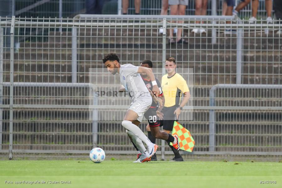 Stadion am Schönbusch, Aschaffenburg, 30.08.2024, sport, action, BFV, Fussball, 7. Spieltag, Regionalliga Bayern, FWK, SVA, FC Würzburger Kickers, SV Viktoria Aschaffenburg - Bild-ID: 2431918